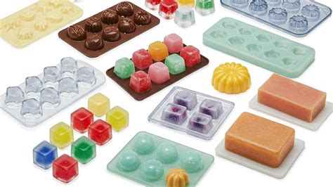 Comparativa visual de moldes de chocolate de aluminio, silicona y policarbonato