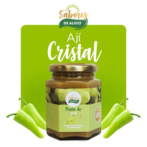 Frasco de vidrio de salsa de ají cristal, con etiqueta que destaca sus ingredientes naturales y producción casera