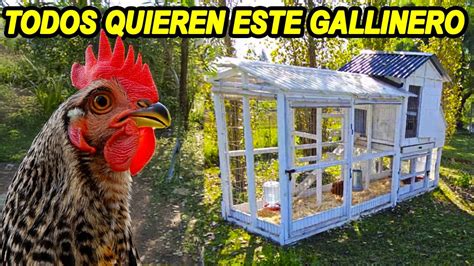 Diseño de gallinero con gallinas en un entorno de jardín