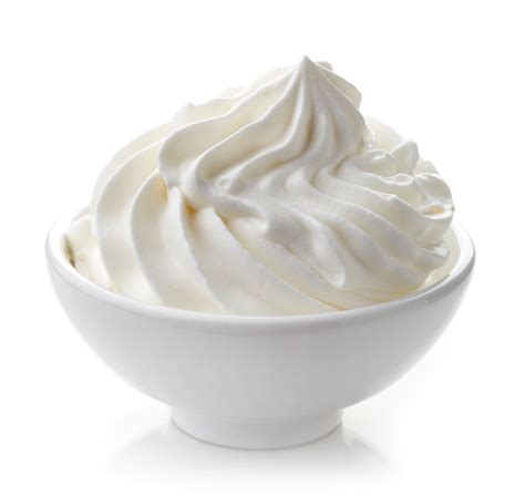 Foto de crema chantilly de varios colores en cuencos