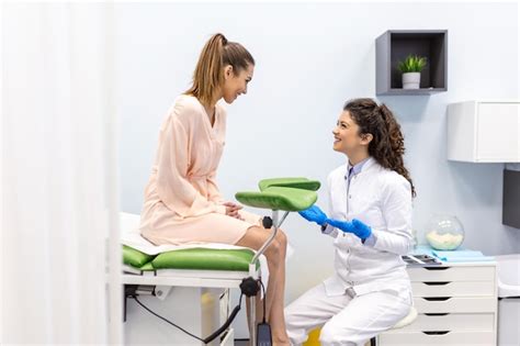 Consulta médica con un profesional ginecólogo
