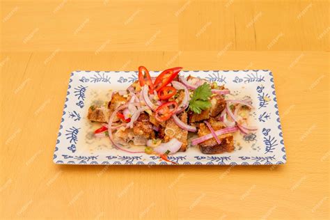 Plato con cebolla cruda
