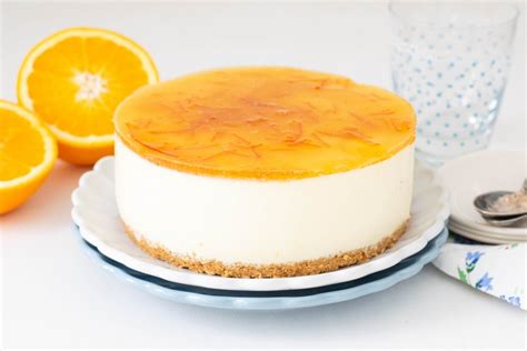 Cheesecake sin nata decorado con mermelada de naranja