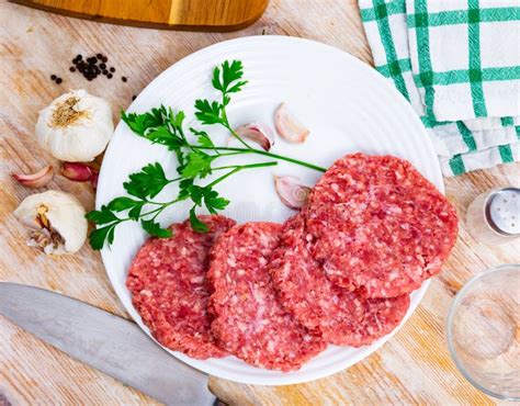 Carne picada para hamburguesas con especias