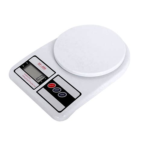 Báscula de cocina digital pesando ingredientes