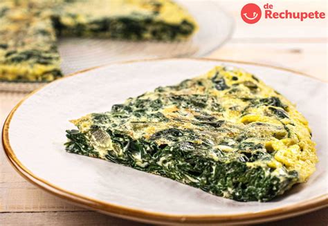 Tortilla de acelga dorada en sartén
