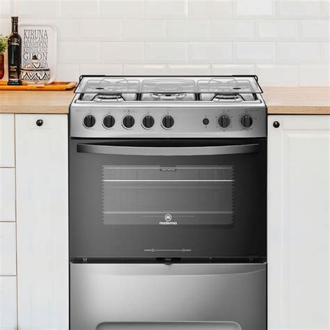 Foto de la cocina a gas Mademsa M920T en color inox