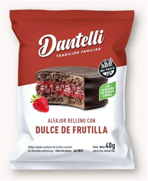 Alfajores con relleno de frutilla listos para disfrutar