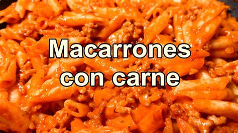 Disposición de ingredientes para pantrucas con carne molida y masa fresca