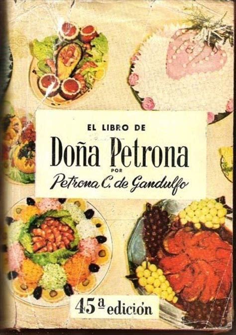 Libro de cocina de Doña Petrona con ravioles de pollo y seso