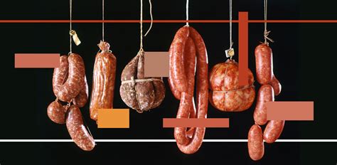 Chorizos recién embutidos y atados