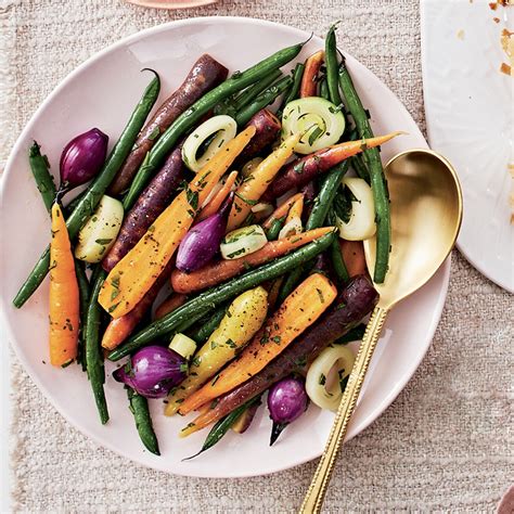 Bouquetière de verduras variadas, organizada en pequeños ramilletes