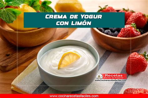 Ilustración de diferentes acompañamientos para la crema de yogur: frutas, gofres, tarta