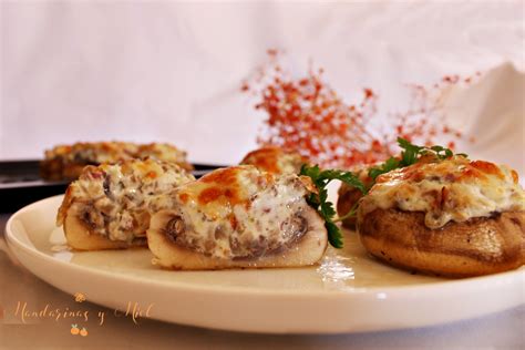 Macarons salados de champiñones rellenos de queso crema y salmón