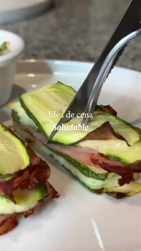 Sándwich Club keto con pan CiaoCarb y relleno abundante