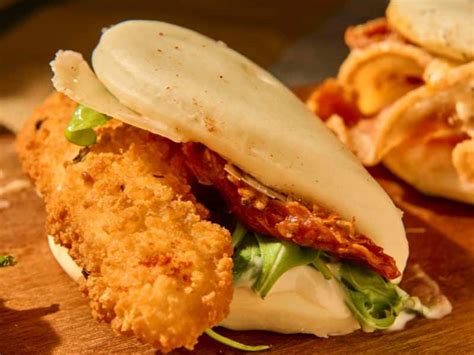 Bao con relleno de pollo coreano