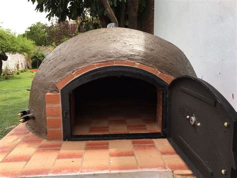 Foto de grietas selladas en un horno de barro