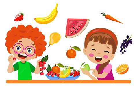 Niño comiendo fruta sonriendo
