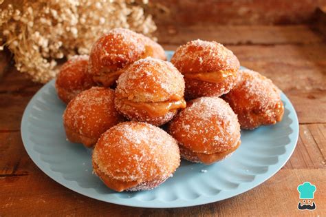 Ilustración detallada de bolas de fraile tradicionales y su versión sin manteca, destacando la diferencia en textura o ingredientes.