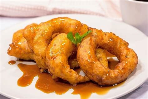 Picarones peruanos con salsa de higos