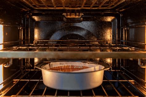 infografía con consejos para hornear un pastel de chocolate perfecto