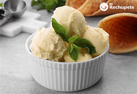 Infografía mostrando la base de los ingredientes del helado de mantecado: leche, yemas, azúcar, limón y canela.