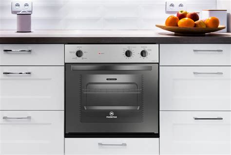 Foto de horno empotrable Mademsa M Spazio 140 A en cocina moderna