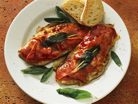 Ilustración de Saltimbocca alla Romana con guarnición