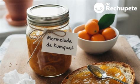 Mermelada de kumquat recién hecha en botes