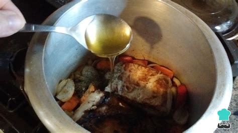 Esquema de sellado de carne en cacerola para retención de jugos