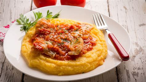Discos de polenta gratinados con queso