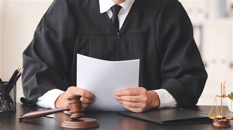 Esquema de las áreas de práctica jurídica: penal, civil y corporativa