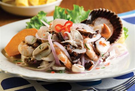 Muestra de diferentes tipos de ceviche: de pescado, mixto y de mariscos