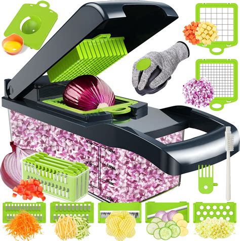 Mandolina cortadora de verduras en acción, mostrando diferentes tipos de corte