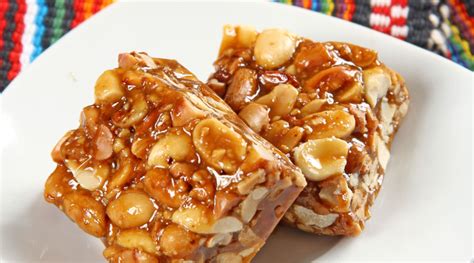 Barritas de miel de caña con maní, también conocido como 