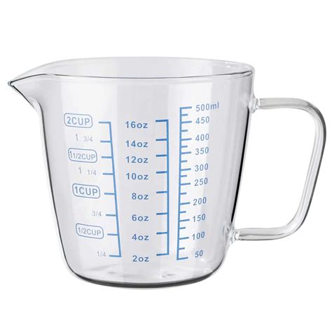 ilustración mostrando una taza medidora con la marca de 3/4 llena de leche y un peso aproximado en gramos