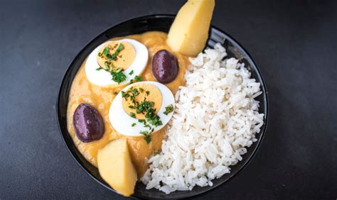 Plato de comida criolla con ají