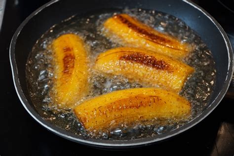 Pasos para freír plátano macho