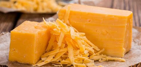 Corte de queso cheddar