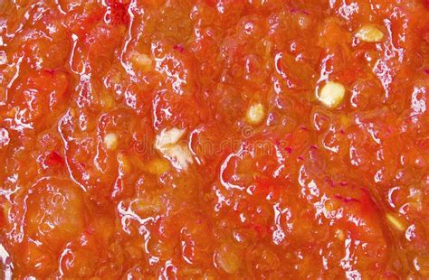 Esquema comparativo: textura de salsa de tomate triturada vs. machacada