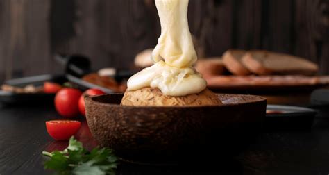 Infografía con consejos para fundir queso: temperatura, grasa, cantidad