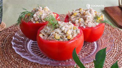 Tomates rellenos de atún vegano y fresco
