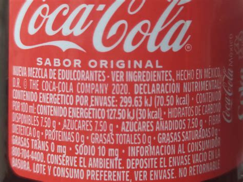 Infografía comparativa de ingredientes entre Coca-Cola clásica y Coca-Cola Zero