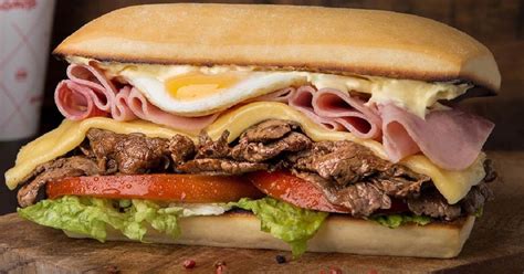 Imagen temática de un lomito argentino