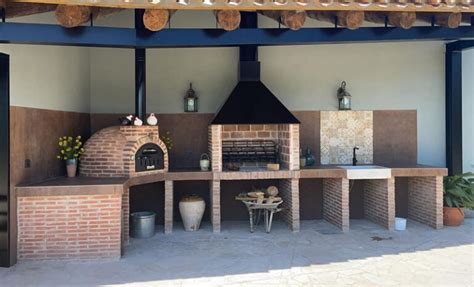 Barbacoa de obra modelo CH85 con horno, encimera y fregadero integrado