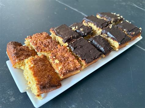 Kuchen de coco y chocolate sin harina con glaseado