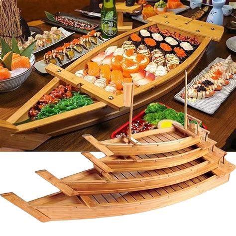 Ilustración de un barco de sushi decorado con flores y velas, listo para una celebración