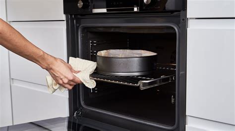 Diagrama ilustrando la posición correcta del molde dentro del horno.