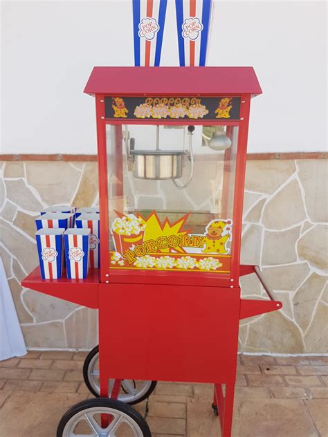 Carro de palomitas en un evento