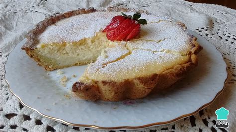 tarta de ricota integral sin azúcar recién horneada